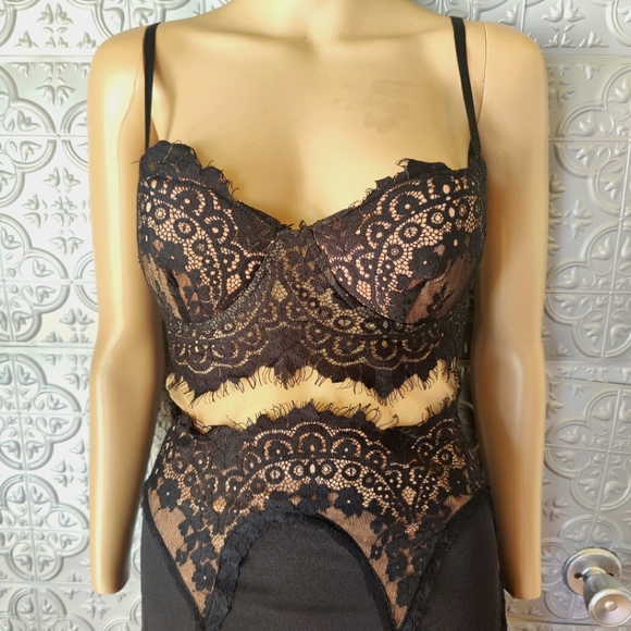 Black Lace cocktail dress - Picture 4 of 8